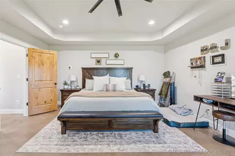 Bedroom - 23960 E 710 Rd, Wagoner, OK 74467 photo 2 of 5