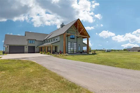 Exterior - 23960 E 710 Rd, Wagoner, OK 74467 photo 4 of 15