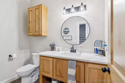 Bath - 23960 E 710 Rd, Wagoner, OK 74467 photo 1 of 7
