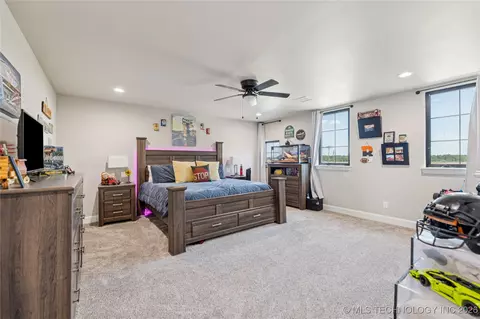 Bedroom - 23960 E 710 Rd, Wagoner, OK 74467 photo 5 of 5