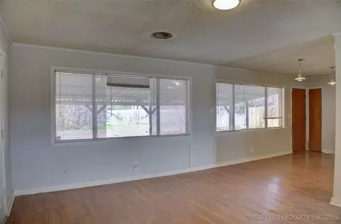 6781 E 26th Pl, Tulsa, OK 74129 photo 7