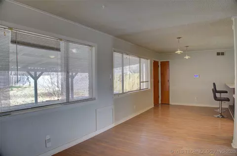 6781 E 26th Pl, Tulsa, OK 74129 photo 8
