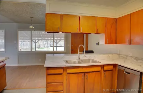 6781 E 26th Pl, Tulsa, OK 74129 photo 18