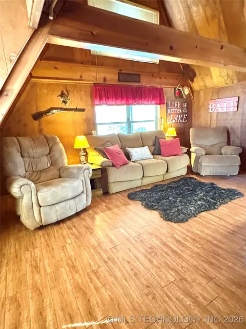 Living - 979 County Line Rd, Eufaula, OK 74432 photo 2 of 6