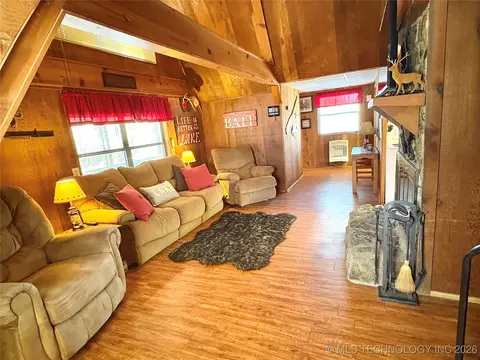 Living - 979 County Line Rd, Eufaula, OK 74432 photo 4 of 6