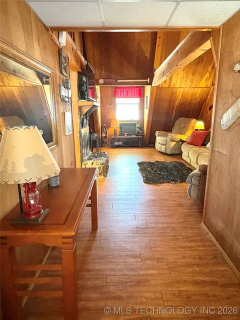Entry Way - 979 County Line Rd, Eufaula, OK 74432 photo 1 of 1