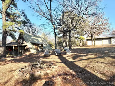 Exterior - 979 County Line Rd, Eufaula, OK 74432 photo 4 of 6