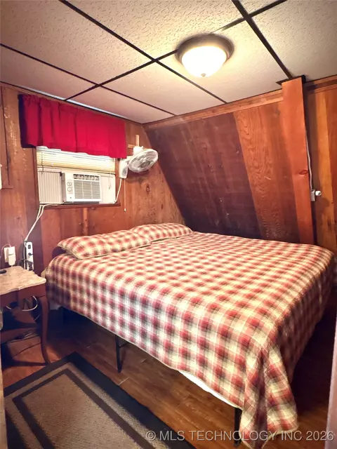 Bedroom - 979 County Line Rd, Eufaula, OK 74432 photo 1 of 3