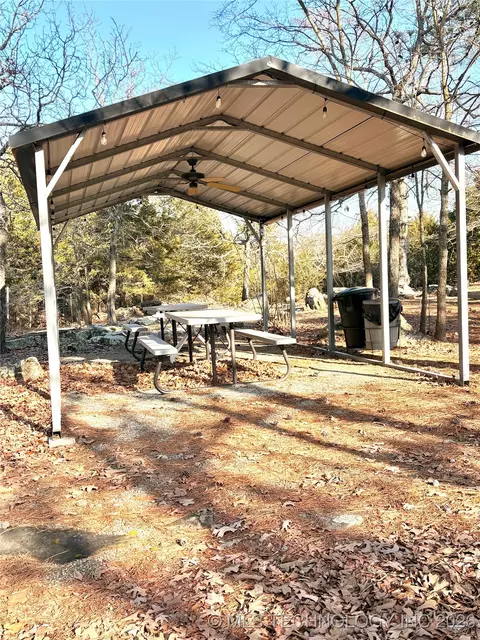 Exterior - 979 County Line Rd, Eufaula, OK 74432 photo 5 of 6