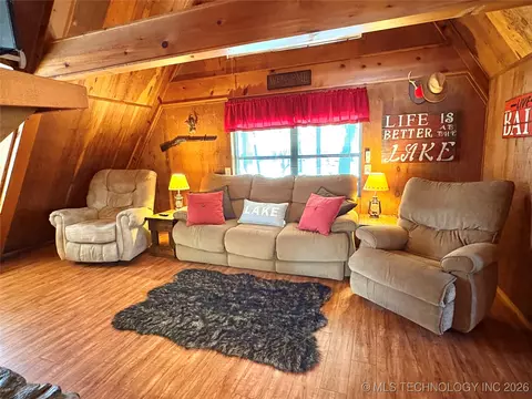 Living - 979 County Line Rd, Eufaula, OK 74432 photo 1 of 6