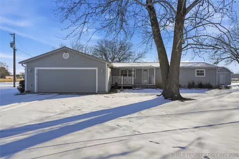 9890 Dentonville Rd, Okmulgee, OK 74447