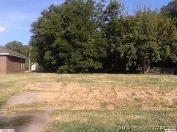 911 NE A St, Ardmore, OK 73401