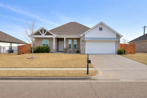 7315 E Oak Ridge St, Broken Arrow, OK 74014