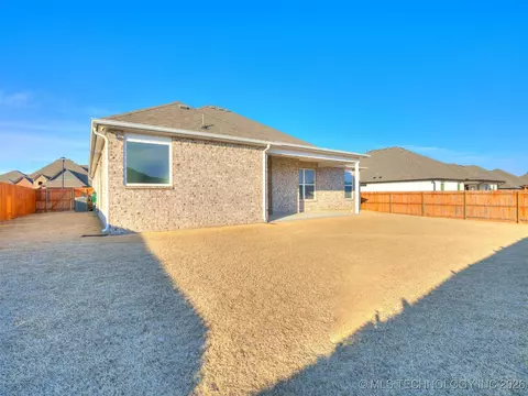 Exterior - 7315 E Oak Ridge St, Broken Arrow, OK 74014 photo 5 of 5