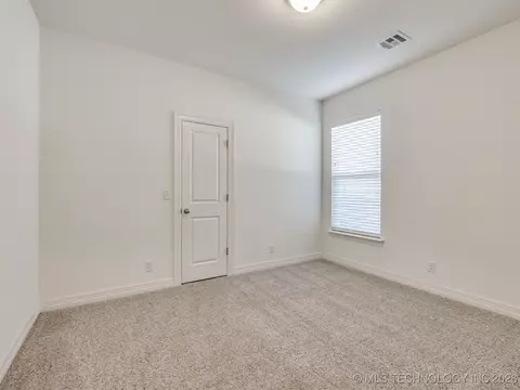 Bedroom - 7315 E Oak Ridge St, Broken Arrow, OK 74014 photo 2 of 10