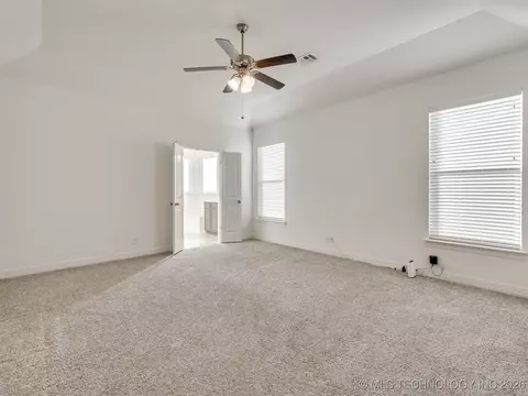 Bedroom - 7315 E Oak Ridge St, Broken Arrow, OK 74014 photo 7 of 10