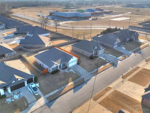 View/Area - 7315 E Oak Ridge St, Broken Arrow, OK 74014 photo 1 of 1
