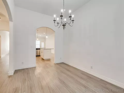 Dining - 7315 E Oak Ridge St, Broken Arrow, OK 74014 photo 2 of 3