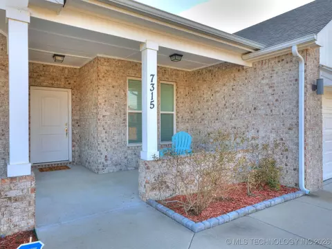 Exterior - 7315 E Oak Ridge St, Broken Arrow, OK 74014 photo 4 of 5