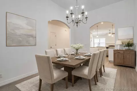 Dining - 7315 E Oak Ridge St, Broken Arrow, OK 74014 photo 1 of 3
