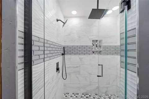 Bath - 451070 E 320 Rd, Afton, OK 74331 photo 3 of 5