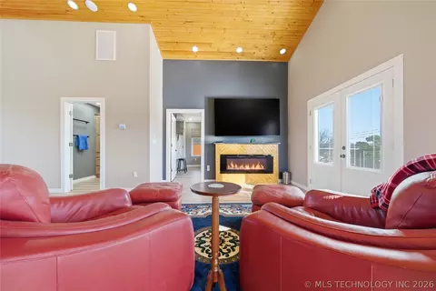 Living - 451070 E 320 Rd, Afton, OK 74331 photo 1 of 2