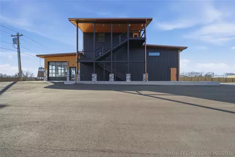 Exterior - 451070 E 320 Rd, Afton, OK 74331 photo 5 of 12