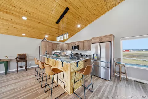 Kitchen - 451070 E 320 Rd, Afton, OK 74331 photo 1 of 6