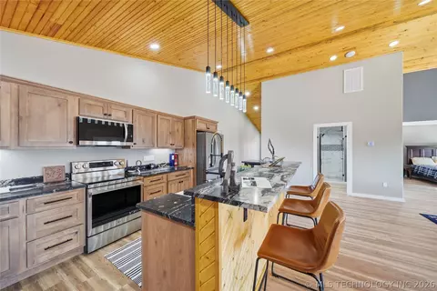 Kitchen - 451070 E 320 Rd, Afton, OK 74331 photo 3 of 6