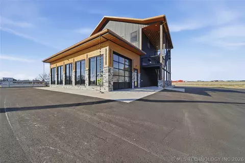 Exterior - 451070 E 320 Rd, Afton, OK 74331 photo 2 of 12