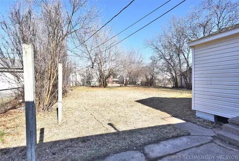 Exterior - 6329 E 4th Pl, Tulsa, OK 74112 photo 4 of 6