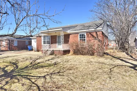 Exterior - 6329 E 4th Pl, Tulsa, OK 74112 photo 2 of 6