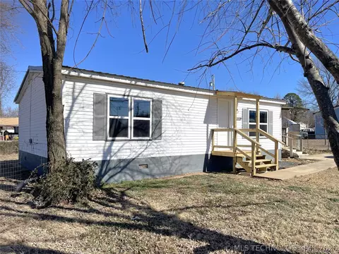 413 W Willow St, Stilwell, OK 74960