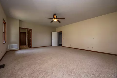 Bedroom - 4412 E Grandstaff Rd, Cushing, OK 74023 photo 1 of 4