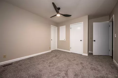 Bedroom - 4412 E Grandstaff Rd, Cushing, OK 74023 photo 3 of 4