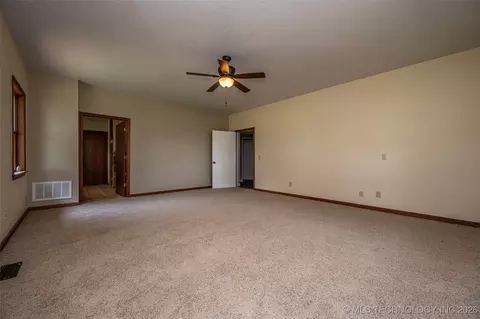 Bedroom - 4412 E Grandstaff Rd, Cushing, OK 74023 photo 1 of 5