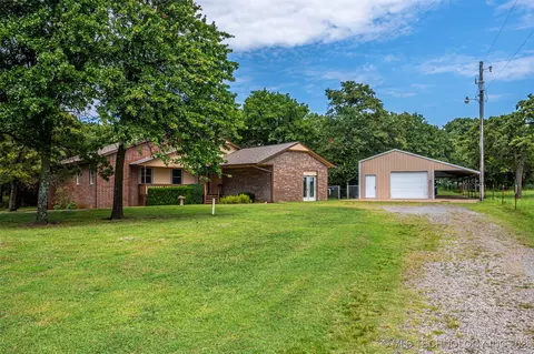 Exterior - 4412 E Grandstaff Rd, Cushing, OK 74023 photo 4 of 6