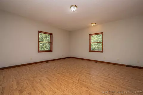 Bedroom - 4412 E Grandstaff Rd, Cushing, OK 74023 photo 4 of 4