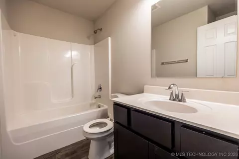 Bath - 1208 E Richmond St, Broken Arrow, OK 74012 photo 1 of 3
