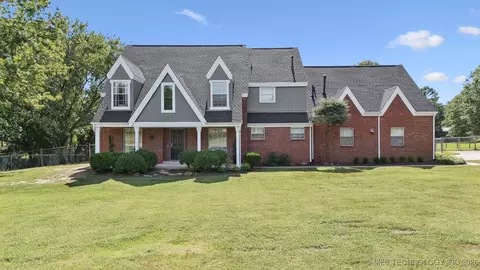 4704 W 88th St, Tulsa, OK 74132