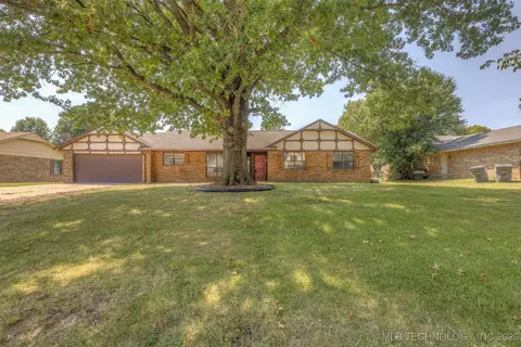 405 Mockingbird Ln, Wagoner, OK 74467