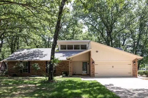 11607 S 5th St, Jenks, OK 74037