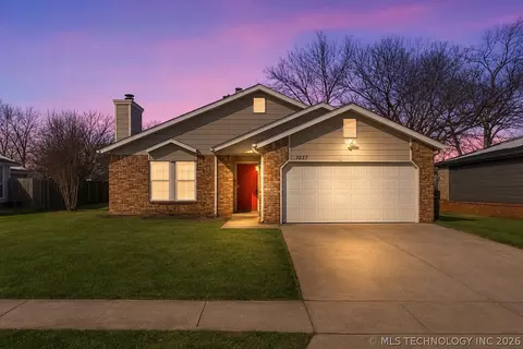 8937 E 135th St S, Bixby, OK 74008