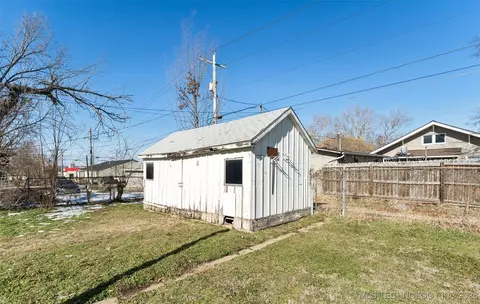 Exterior - 1109 E 9th St, Okmulgee, OK 74447 photo 10 of 10