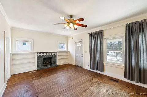 Living - 1109 E 9th St, Okmulgee, OK 74447 photo 1 of 5