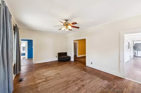 Living - 1109 E 9th St, Okmulgee, OK 74447 photo 2 of 5