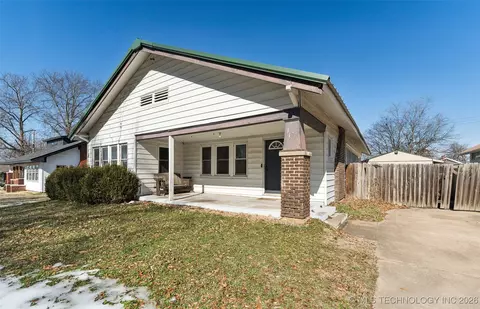 Exterior - 1109 E 9th St, Okmulgee, OK 74447 photo 1 of 10