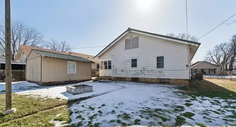 Exterior - 1109 E 9th St, Okmulgee, OK 74447 photo 8 of 10