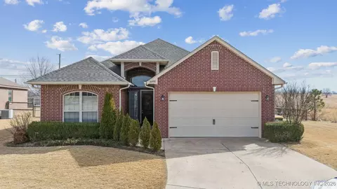 26990 E 143rd St S, Coweta, OK 74429