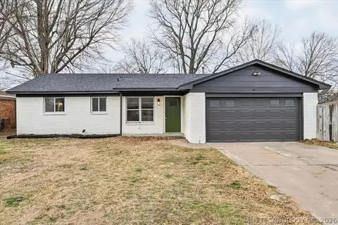 2114 S Hickory Ave, Broken Arrow, OK 74012